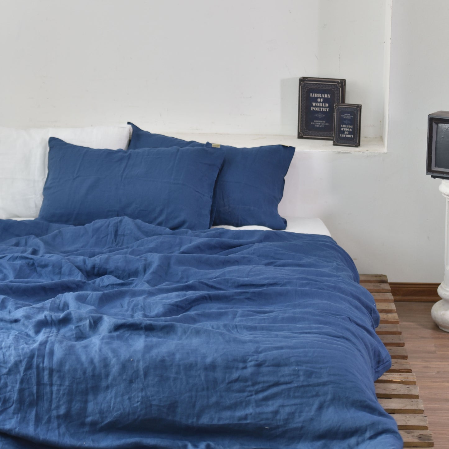Navy French Linen Bedding Sets (4 pieces) - Plain Dyeing
