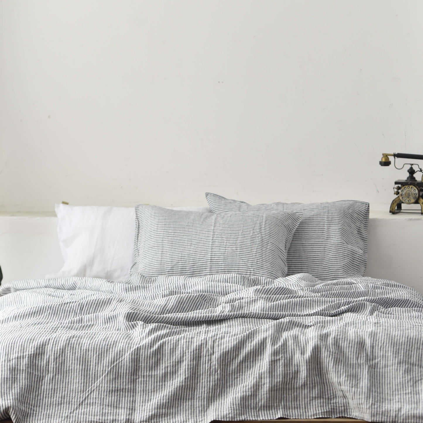 Navy Striped French Linen Pillowcase - Yarn Dyeing 50