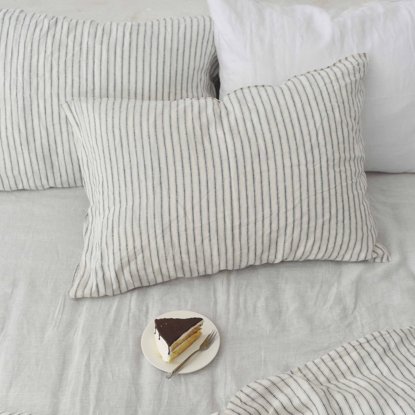 Ivory Striped French Linen Pillowcase - Yarn Dyeing 64
