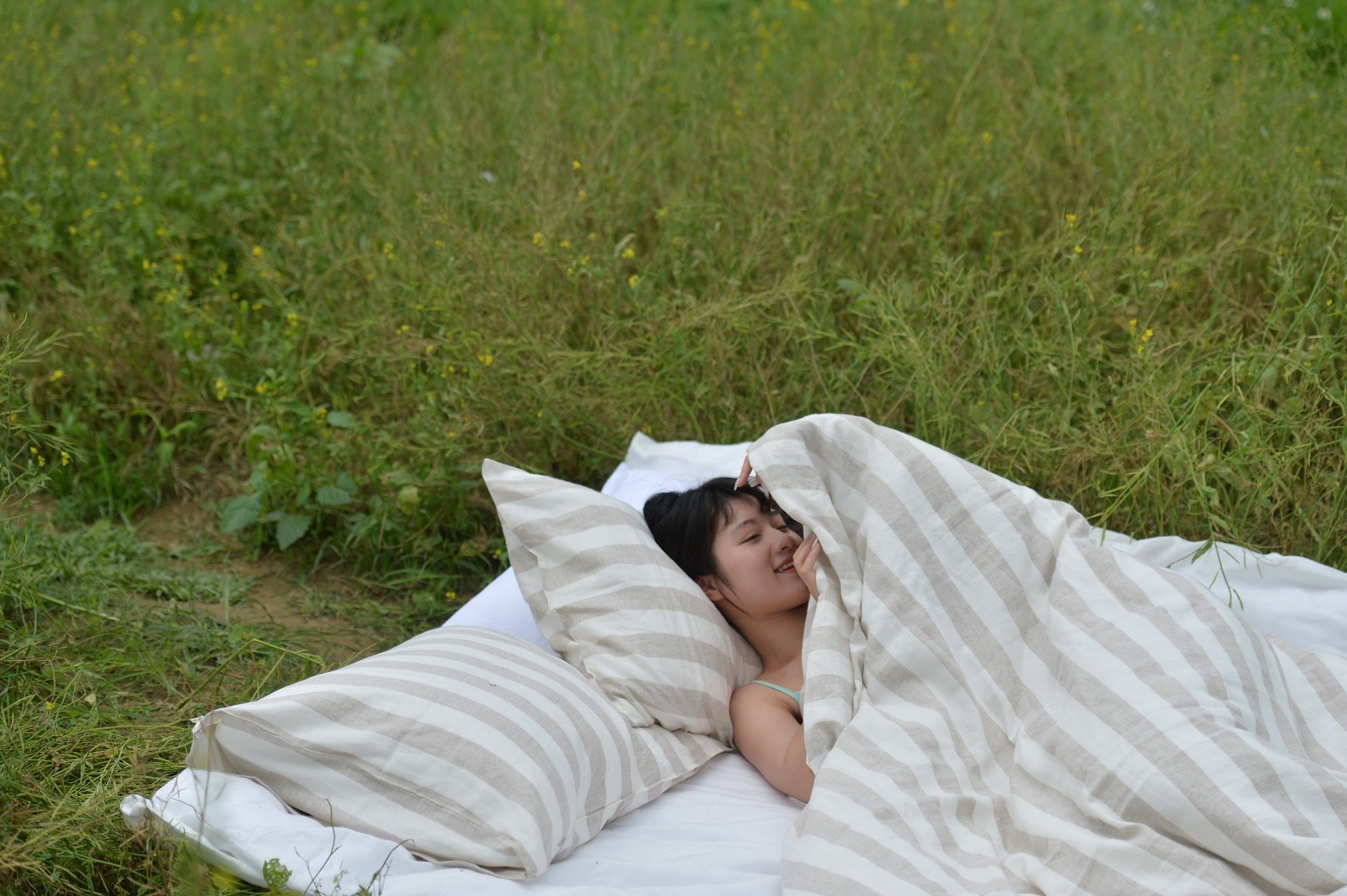 Lithuanian linen and French flax: what's the difference and does it matter for your bedding?