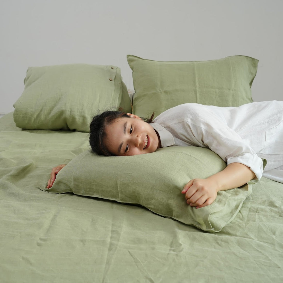 Why Hot Sleepers Are Switching to Linen — And What Nobody Tells You Before You Buy