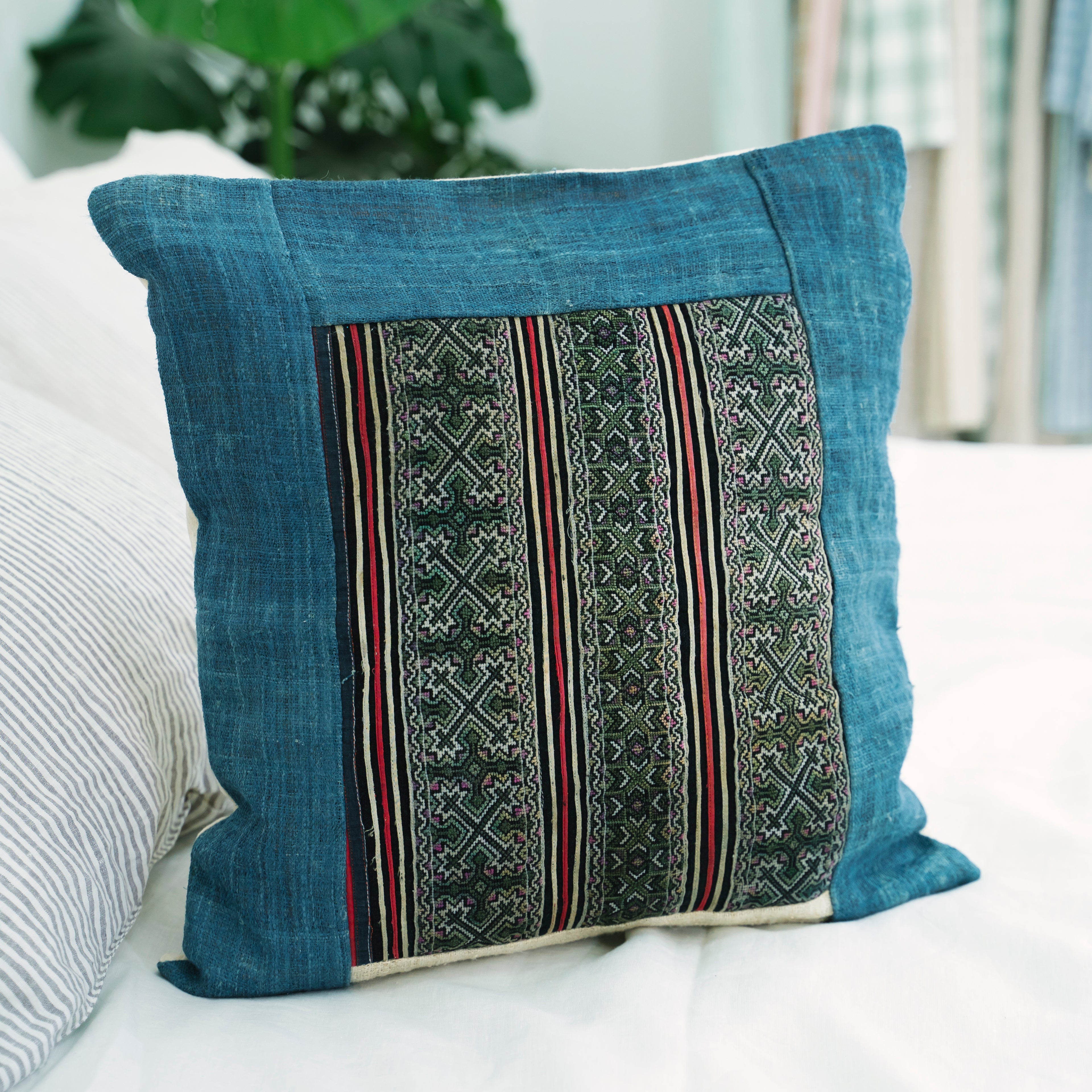 Hmong Indigo Embroidered Pillow Cover - Hand-Dyed Tribal Pattern Brocade - Hill Tribe Artisan Cushion 45x45cm