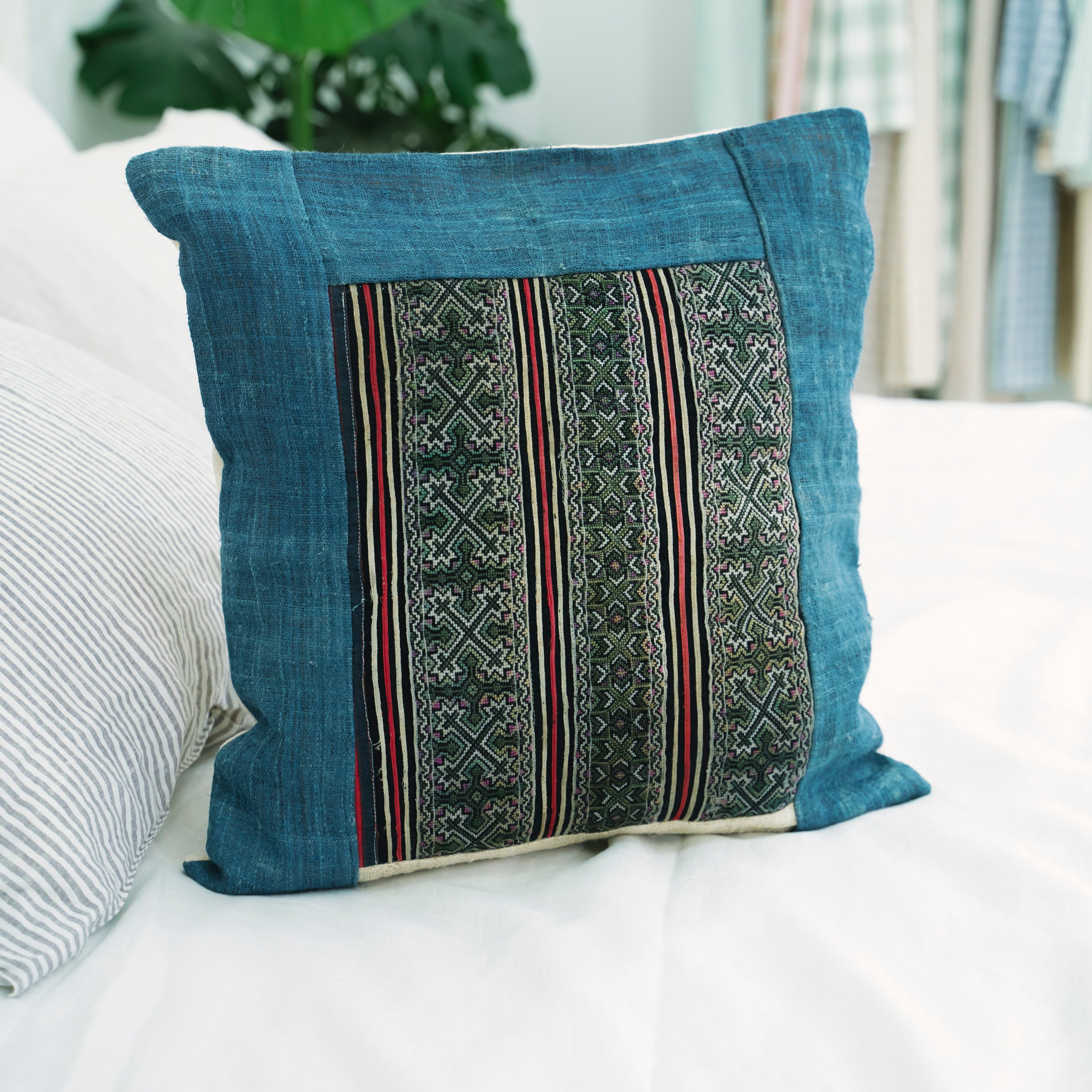 Hmong Indigo Embroidered Pillow Cover - Hand-Dyed Tribal Pattern Brocade - Hill Tribe Artisan Cushion 45x45cm