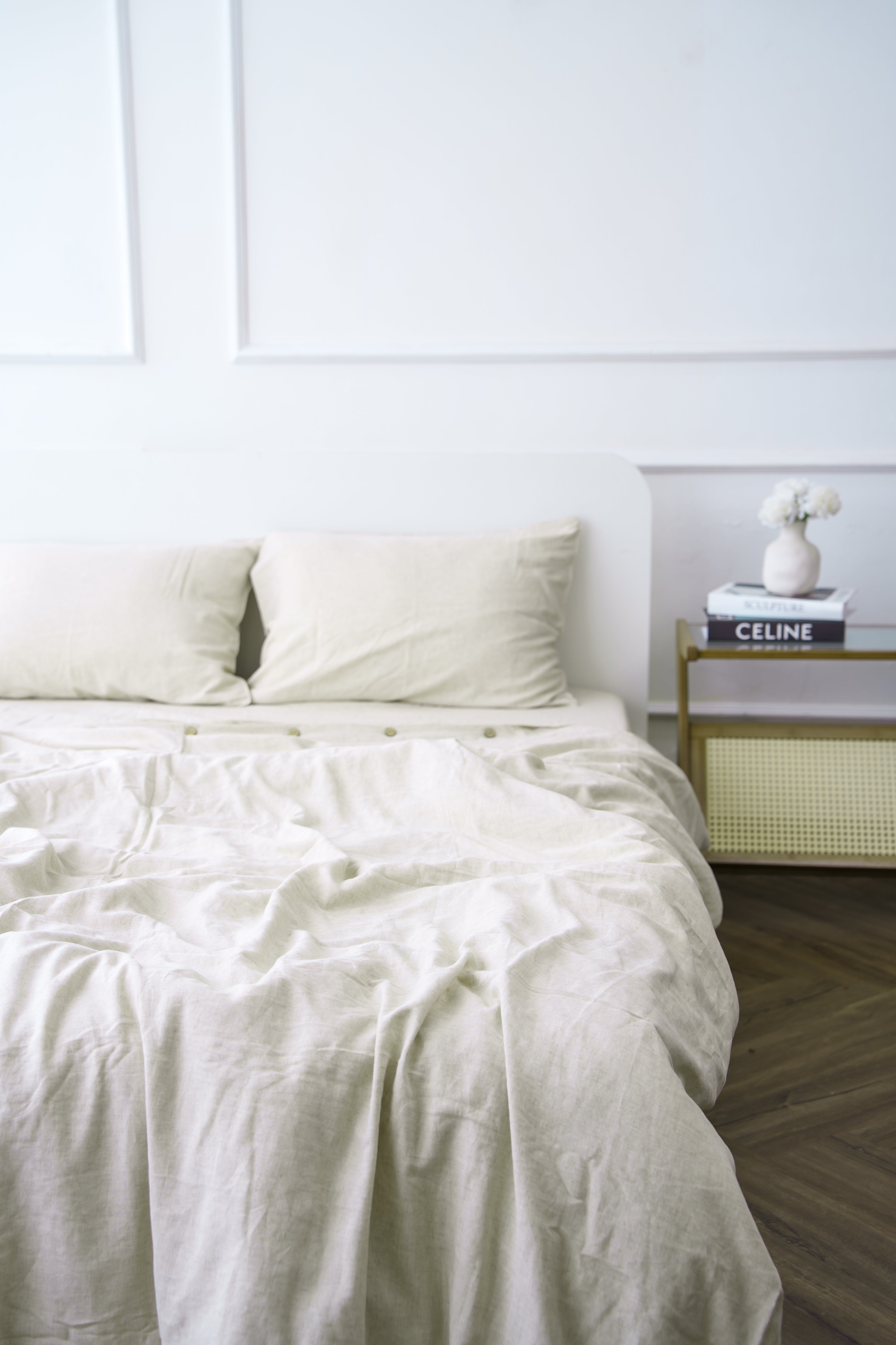 Beige duvet cover, 70% bamboo, 30% linen.