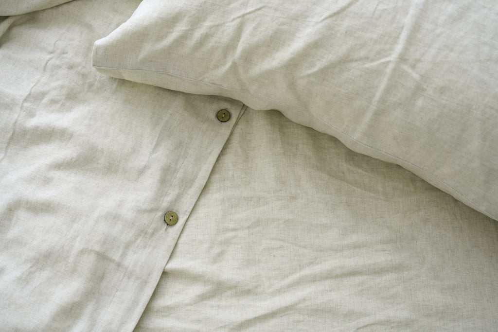 Beige duvet cover, 70% bamboo, 30% linen.