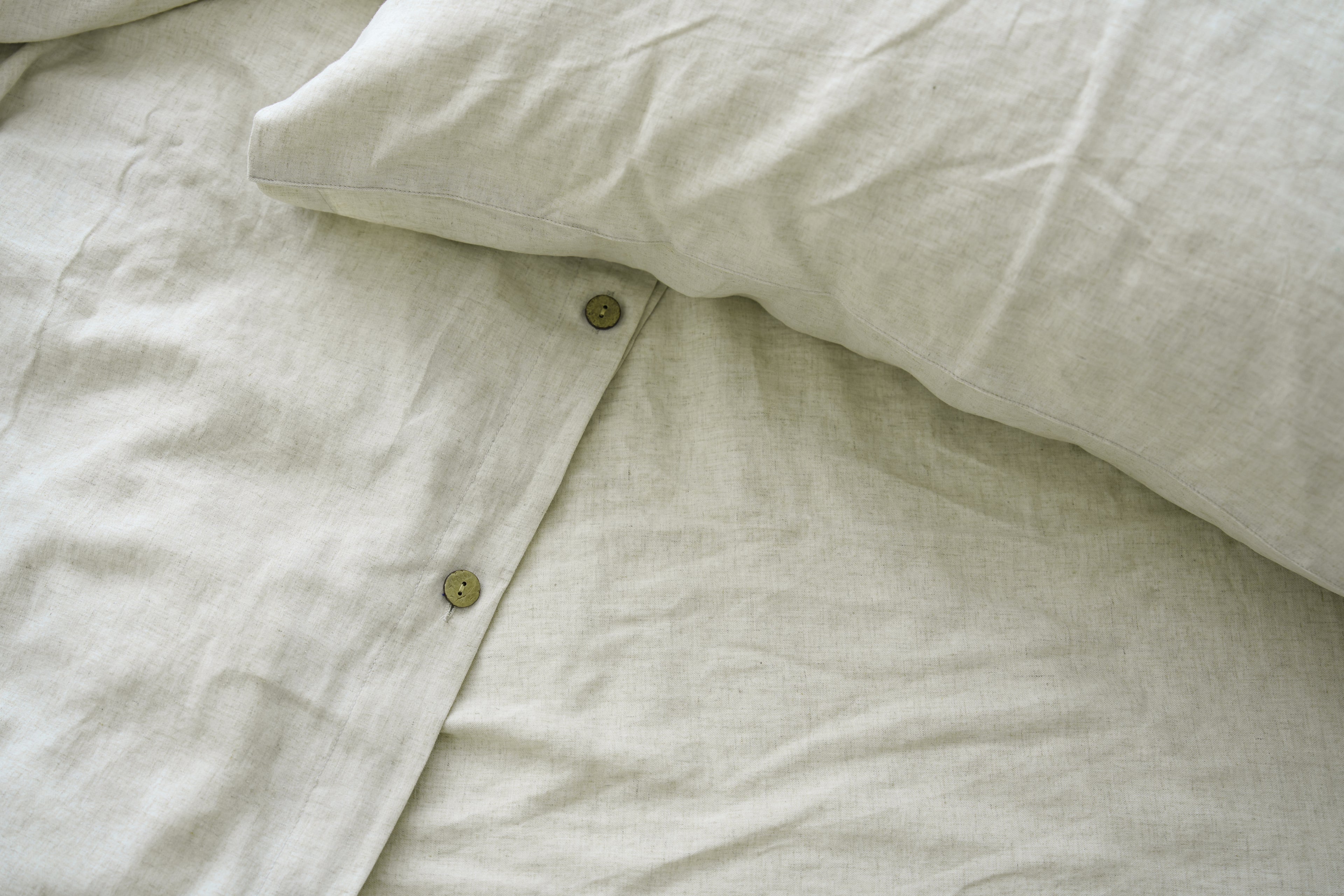 Beige duvet cover, 70% bamboo, 30% linen.