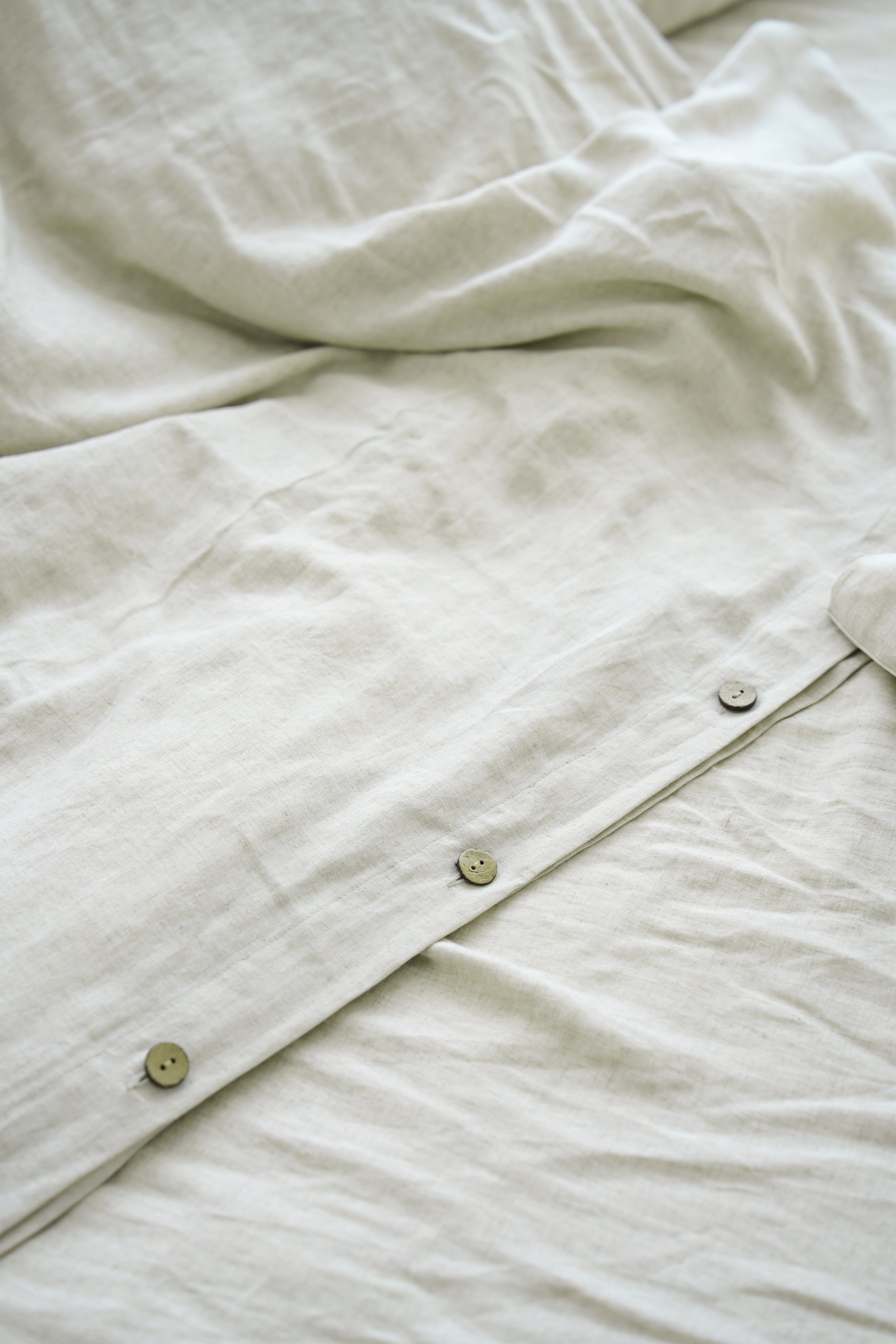 Beige duvet cover, 70% bamboo, 30% linen.