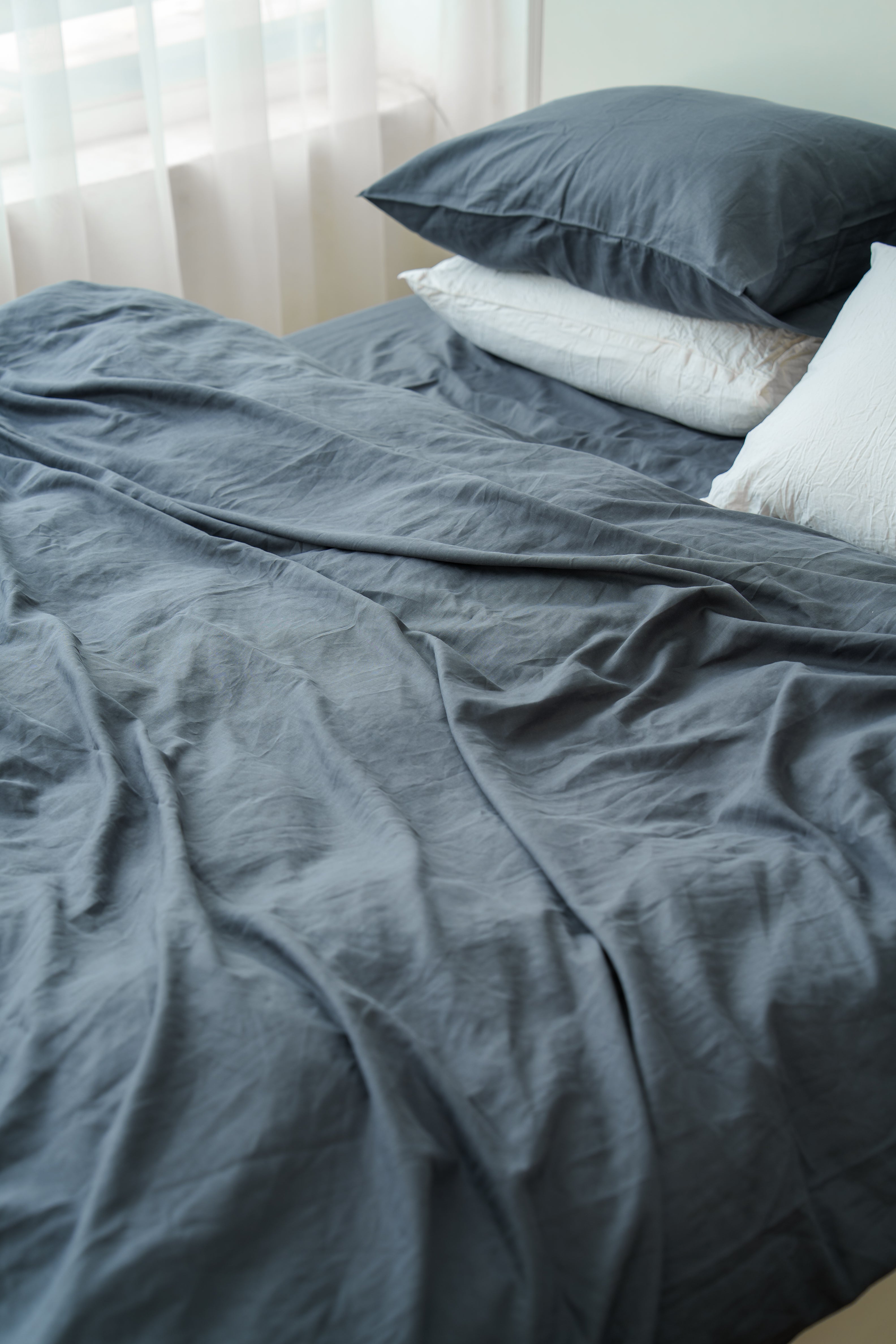 Grey duvet cover, 70% bamboo, 30% linen.