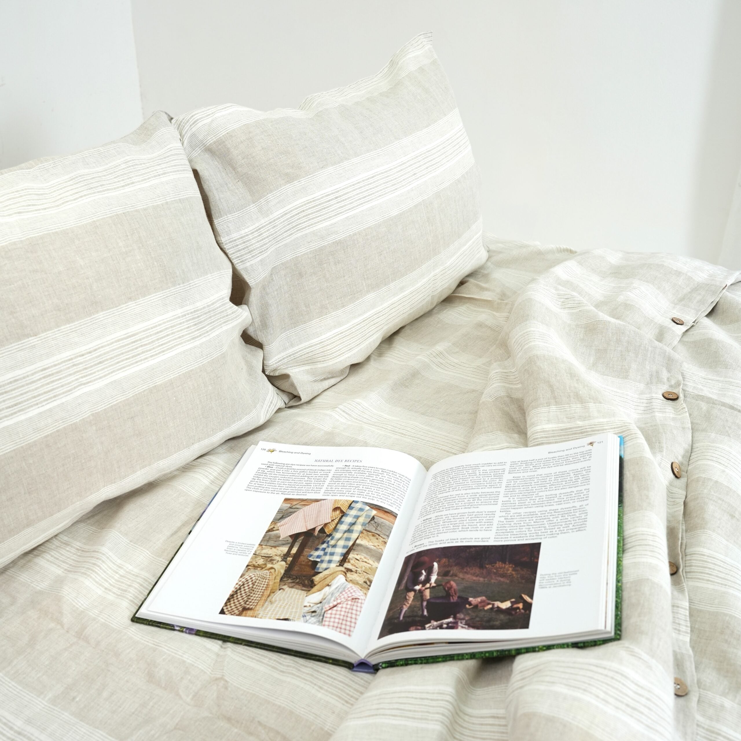 Wide Striped French Linen Fitted Sheet Set - Yarn-Dyed with 2 Pillowcases