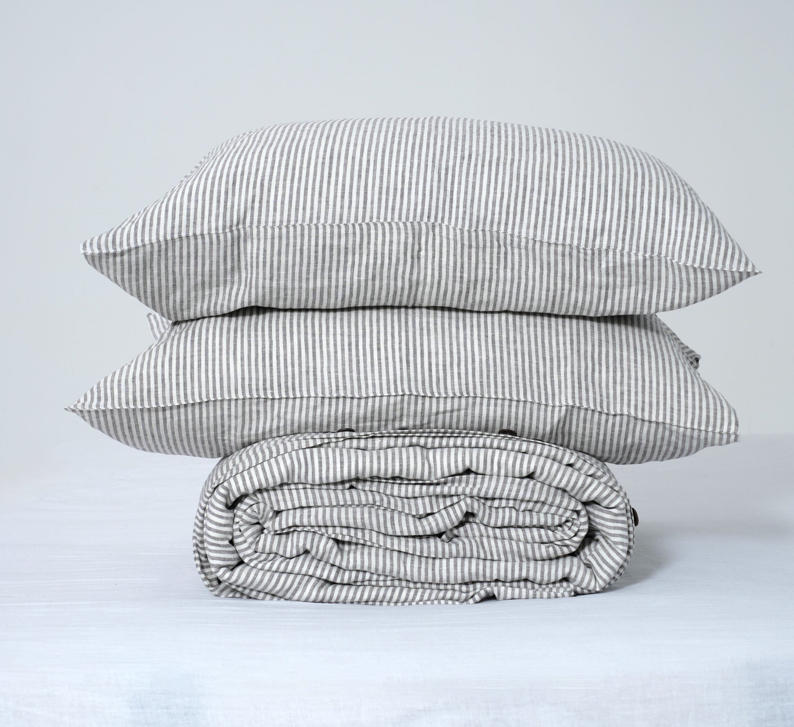 Striped French Linen Fitted Sheet Set - Yarn-Dyed with 2 Pillowcases