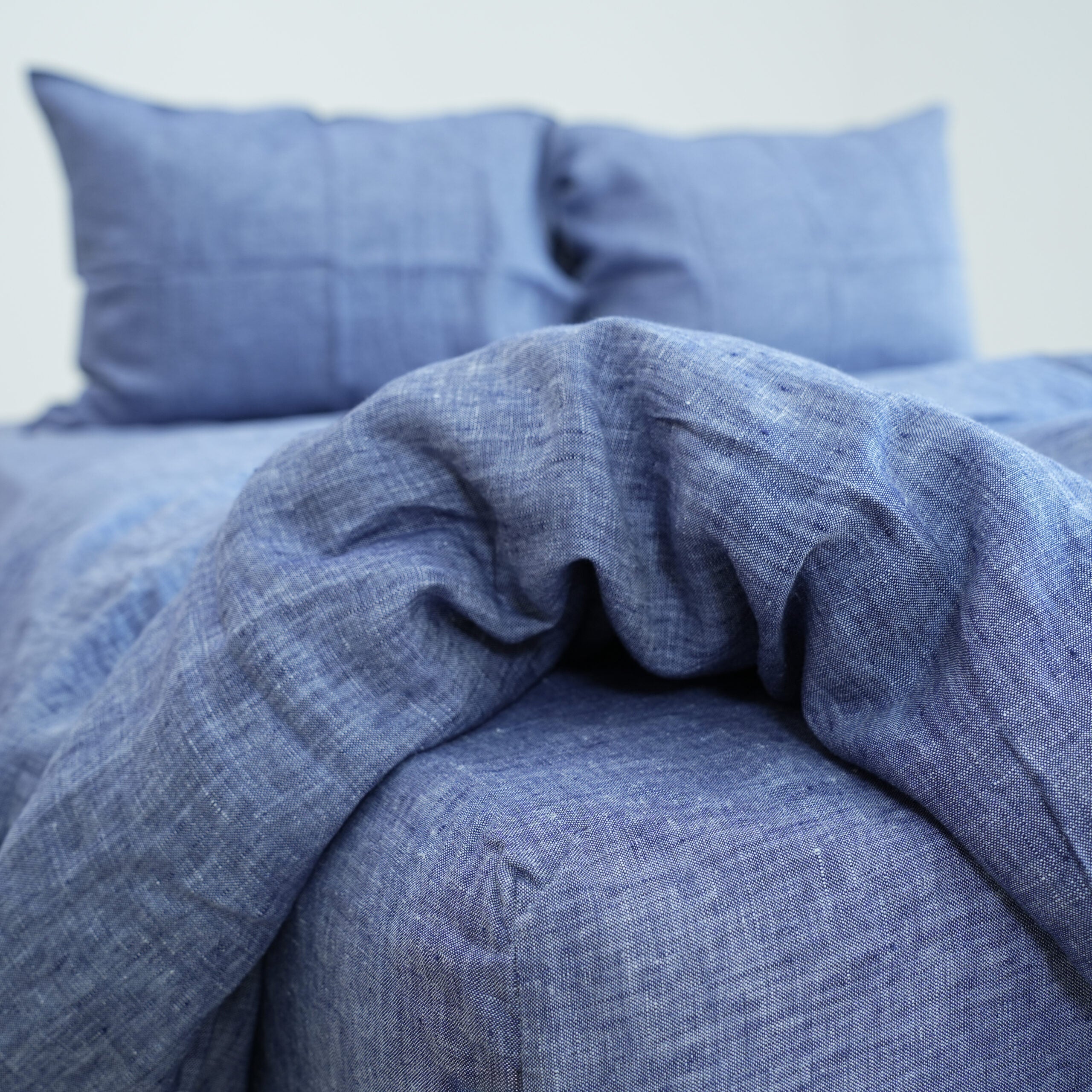 Jean Blue French Linen Fitted Sheet Set - Yarn-Dyed with 2 Pillowcases