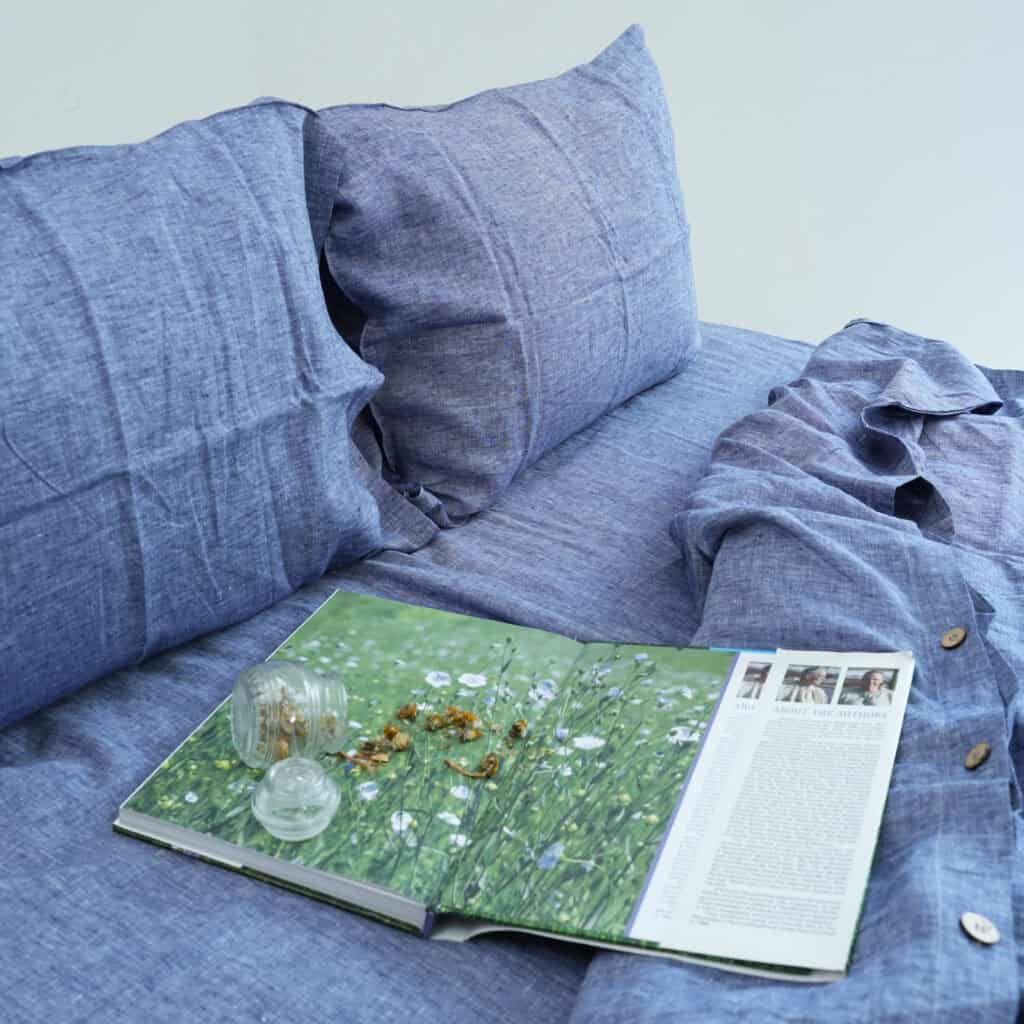 Jean Blue French Linen Fitted Sheet Set - Yarn-Dyed with 2 Pillowcases