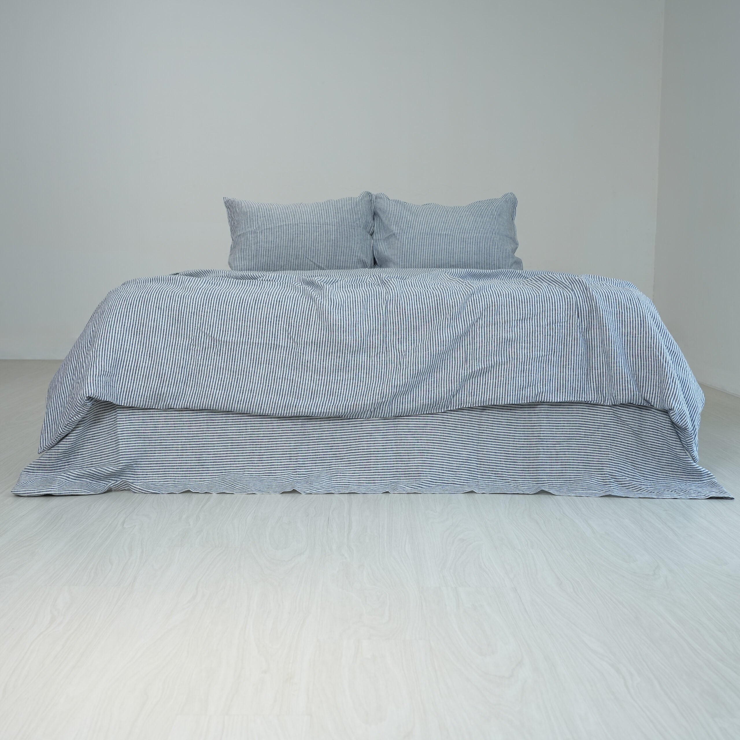 Navy Striped French Linen Bedding Sets (4 pieces) - Yarn Dyeing