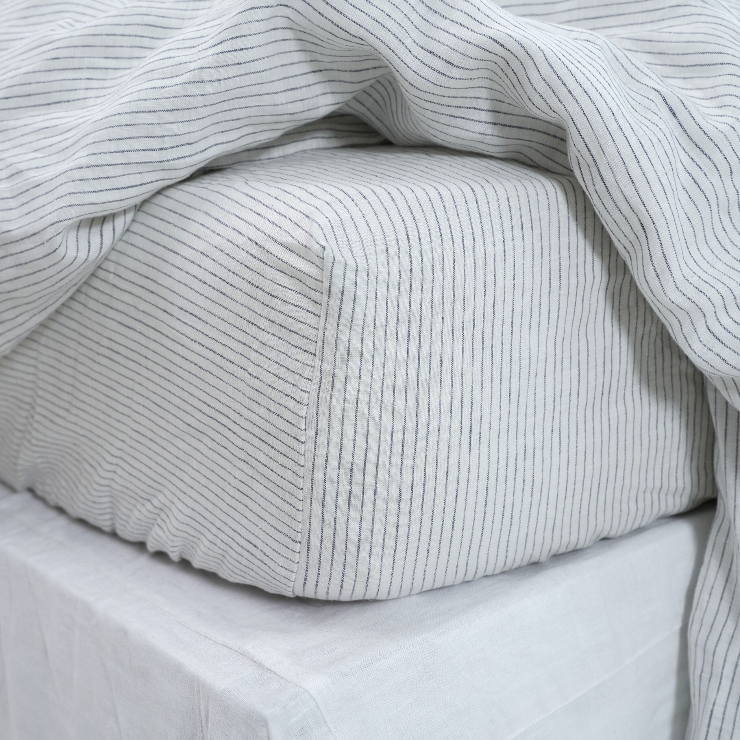 Striped Black French Linen Fitted Sheet Set - Yarn-Dyed with 2 Pillowcases