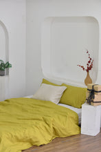 Load image into Gallery viewer, Bamboo Linen Duvet Cover - Butter
