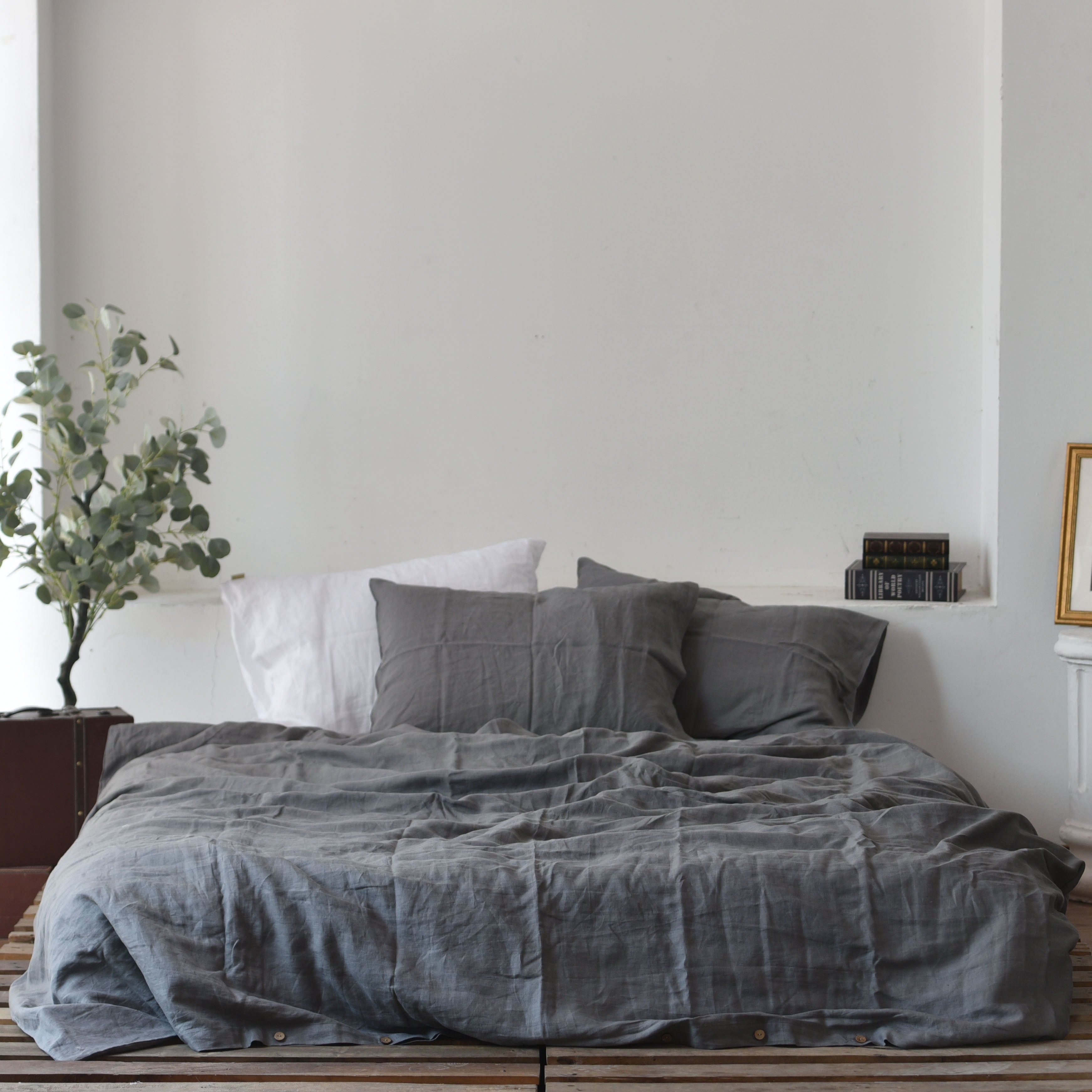 Charcoal French Linen Bedding Sets (4 pieces) - Plain Dyeing