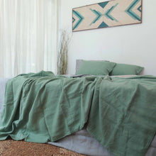 Load image into Gallery viewer, Green French Linen Duvet Cover+2 Pillowcases Set - Plain Dyeing 25
