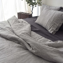 Load image into Gallery viewer, Light Gray French Linen Fitted Sheet + 2 Pillowcases Set - Yarn Dyeing 46
